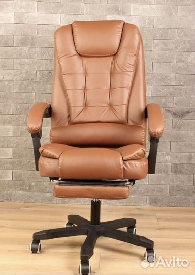 Компьютерное кресло boss офисное руководитель