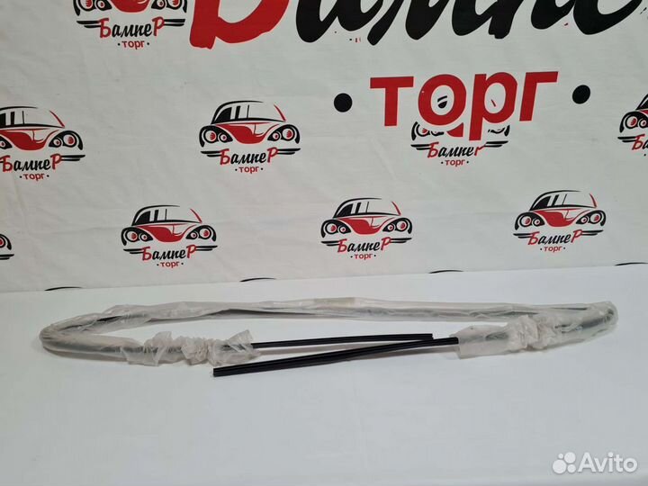 Молдинг лобового Nissan Pathfinder R51 04-14