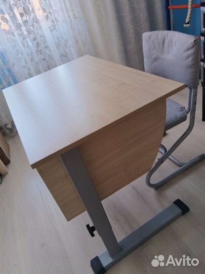 Письменный стол+стул