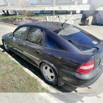 Opel Vectra 1.6 MT, 1998, 335 000 км, с пробегом, цена 130 000 руб.