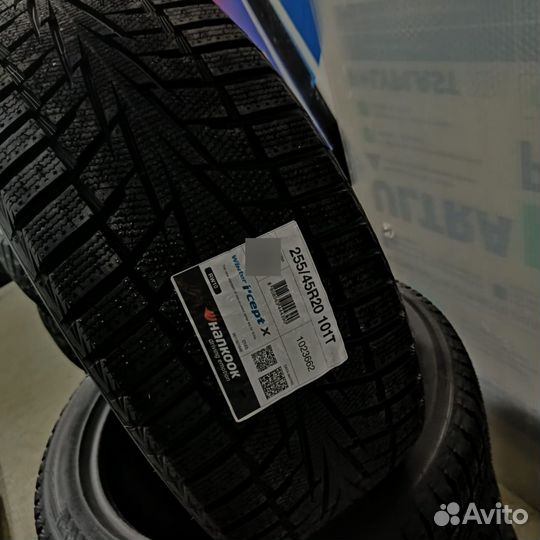 Hankook Winter I'Cept X RW10 255/45 R20 101T