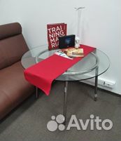 Стеклянный журнальный столик