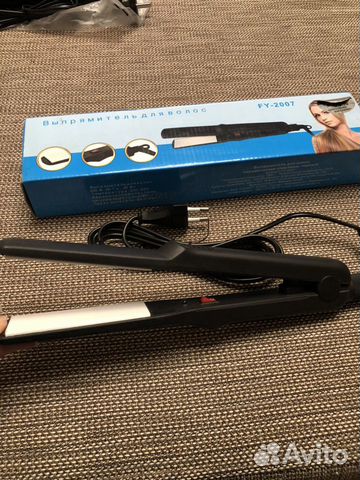 Выпрямитель для волос. Новый