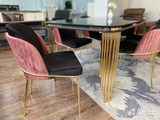 Кухонный стол со стульями