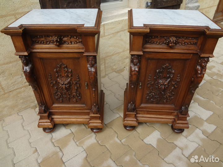 Пара тумбочек с херувимами и чертями. Франция