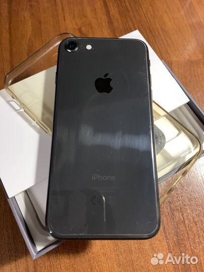 Телефон iPhone 8 64 gb