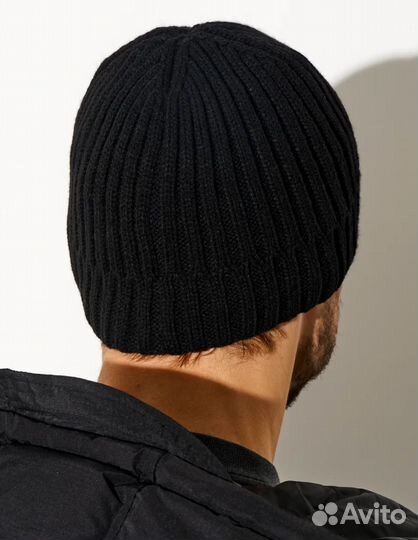Мужская зимняя вязаная шапка чёрная внутри флис
