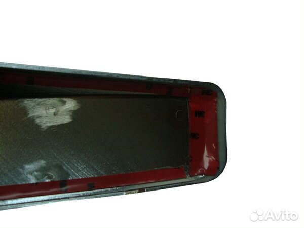 Накладка над номером на крышку багажника Toyota