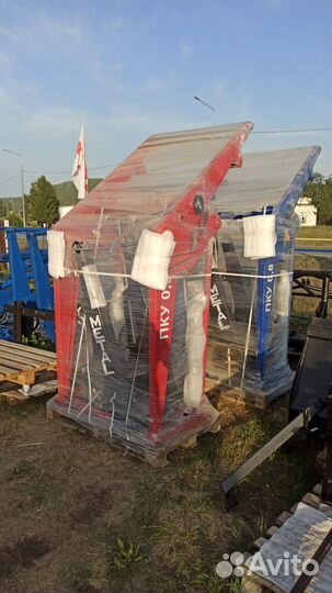 Фронтальный погрузчик пку 0,8