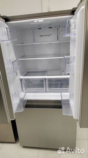 Холодильник Samsung RF44A5002S9 новый