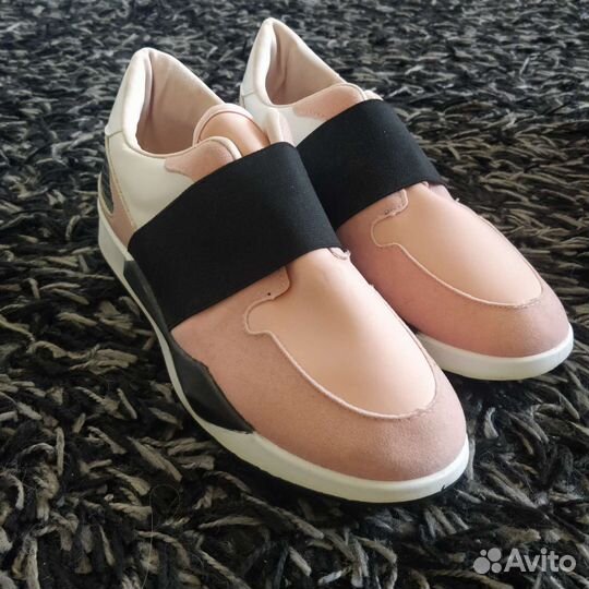 Кроссовки женские39 размер
