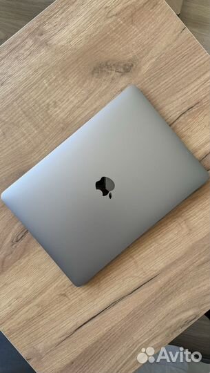 Macbook pro 13 m2 512gb