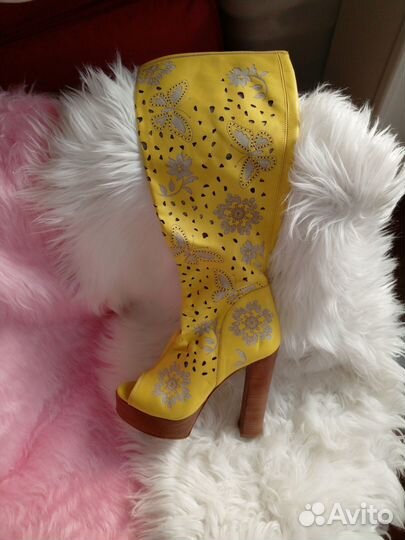 Продаю сапоги