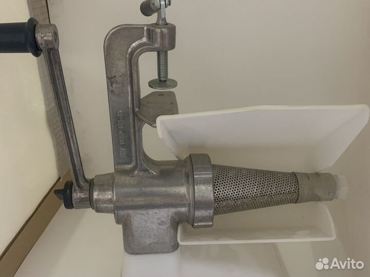 Соковыжималка шнековая