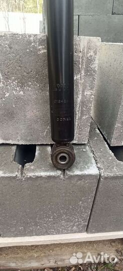 Амортизатор задний nissan tiida c11