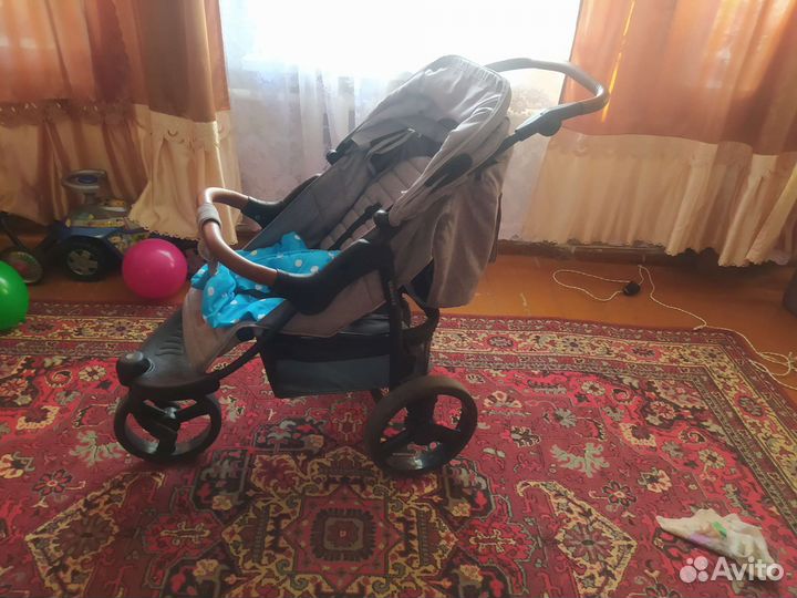 Прогулочная коляска