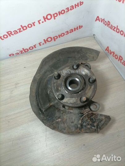 Поворотный кулак правый Toyota Carina E