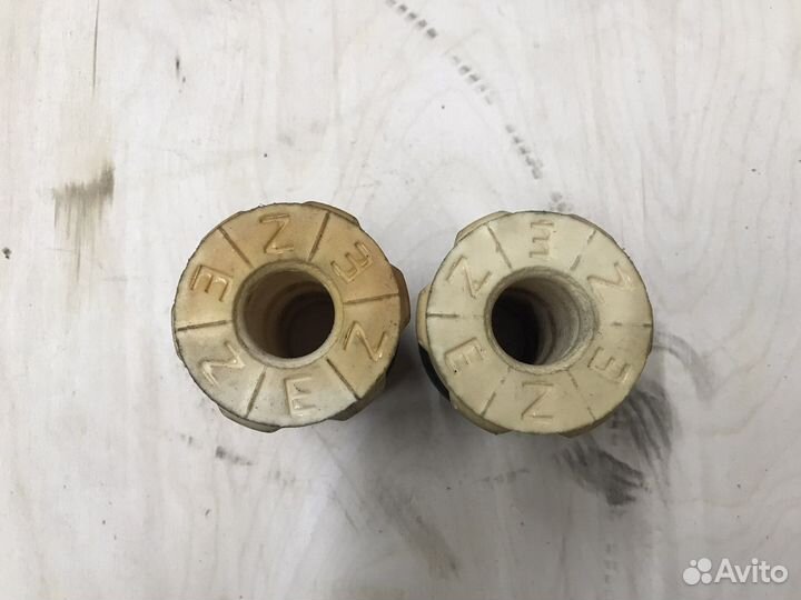 Отбойники передних амортизаторов Tiguan 2