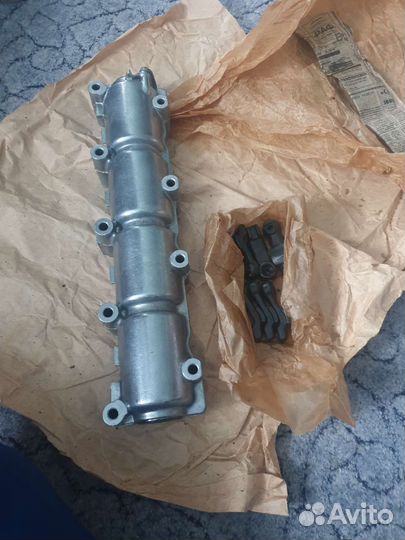 Постель распредвала в сборе, и рокера 8 штук