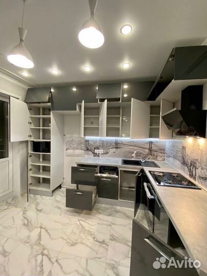 Угловая кухня на заказ. Производство