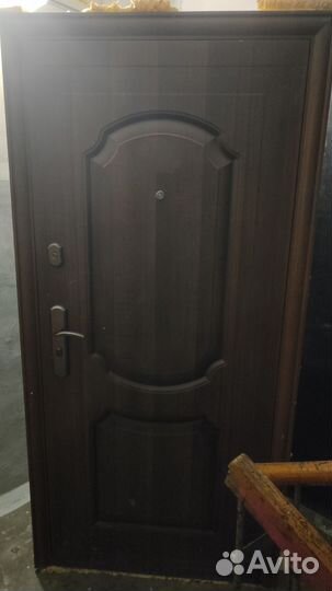 Дверь входная металлическая