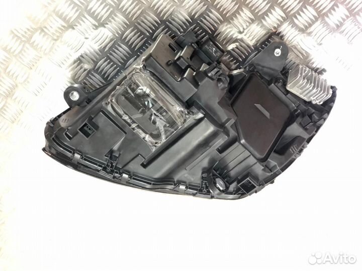 Фара правая Mercedes W205 Мерседес С 205