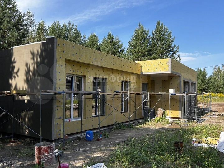 Коттедж 163 м² на участке 10 сот.