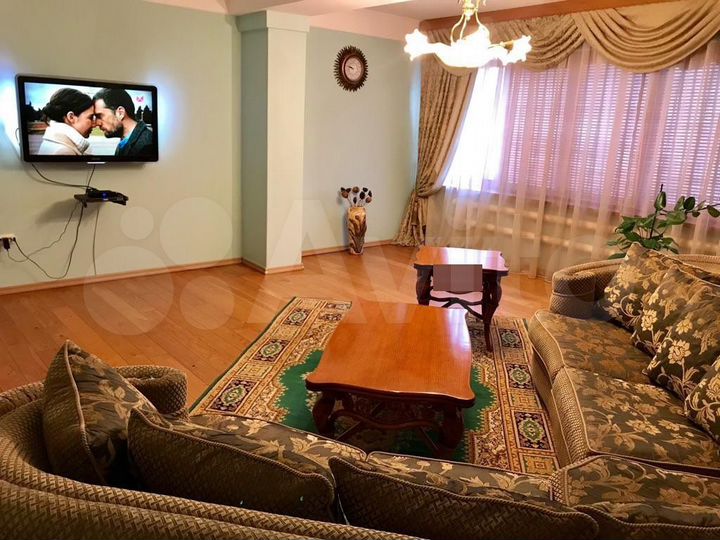 2-к. квартира, 80 м², 7/9 эт.