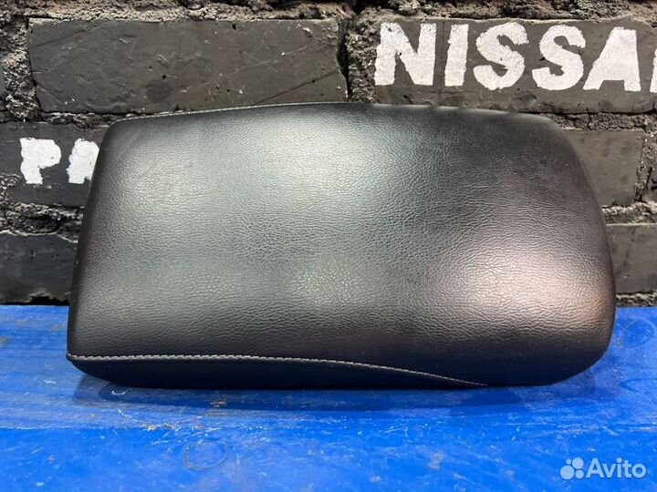 Подлокотник Nissan X-Trail HNT32-108732 MR20DD
