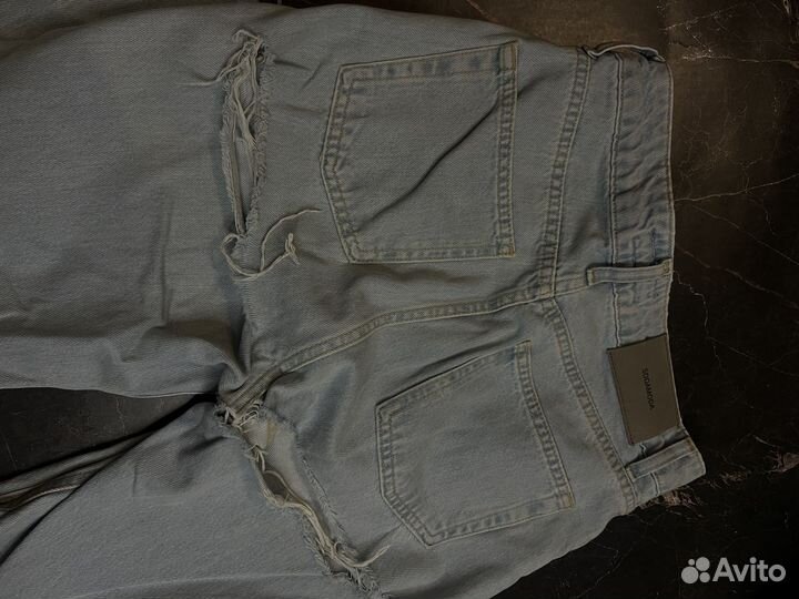 Джинсы с разрезами на попе Sodamoda