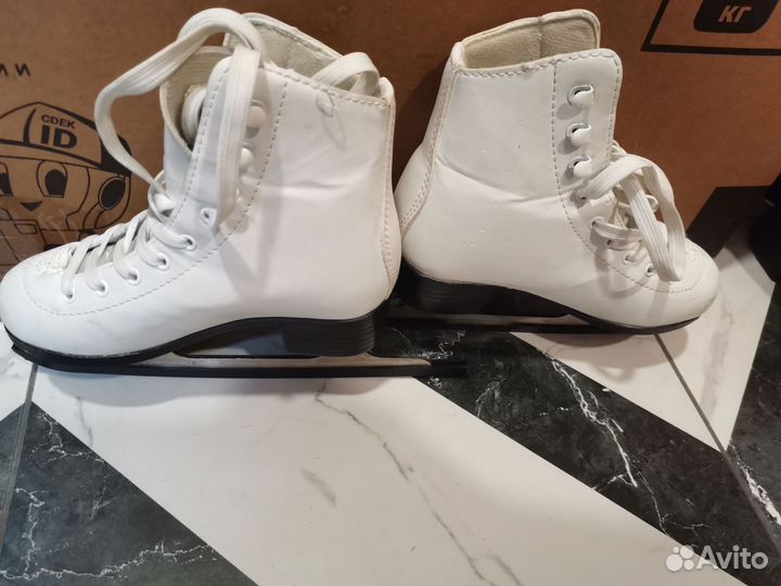 Коньки фигурные детские 33 размер