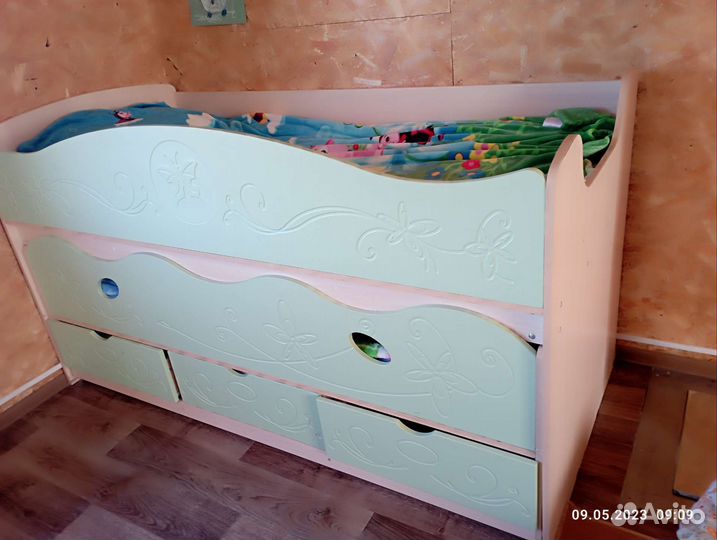 Двухъярусная кровать