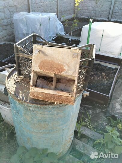 Бункерная кормушка для кроликов