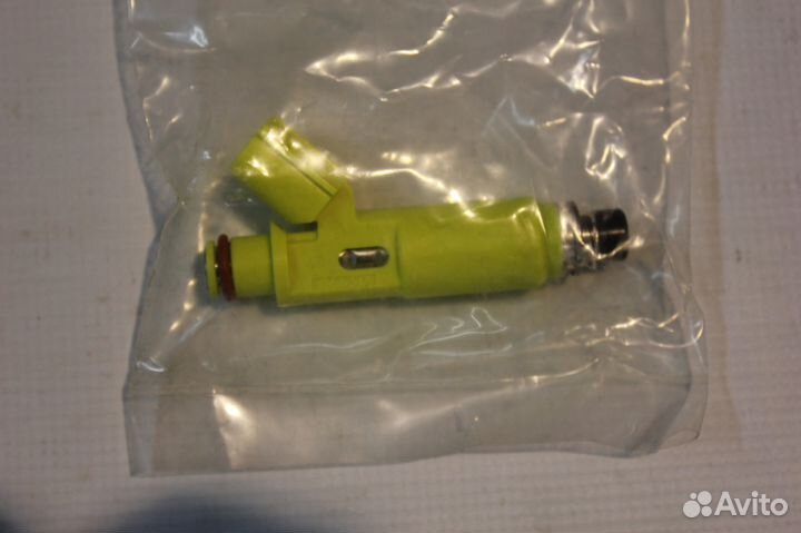 Форсунка топливная Toyota Camry, RAV4, Avensis