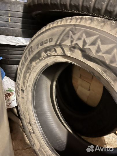 Bridgestone Ice Cruiser 7000 235/65 R17