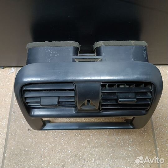 Дефлектор торпедо центральный subaru legacy 2