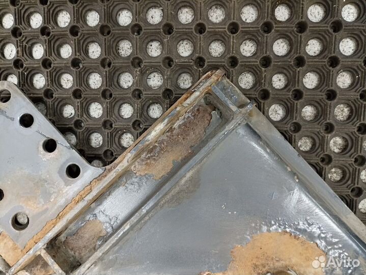 41298019 Кронштейн усилителя бампера левый