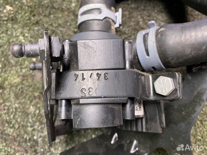 Помпа водяная с патрубками на Audi A7 (4G), 4GA