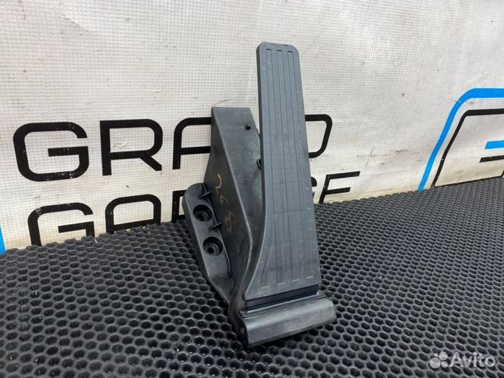 Педаль газа Mercedes-Benz C-Class W204 651.911 2.2