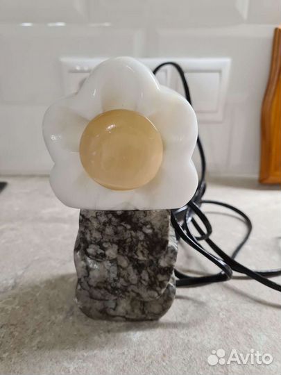 Светильник из селенита