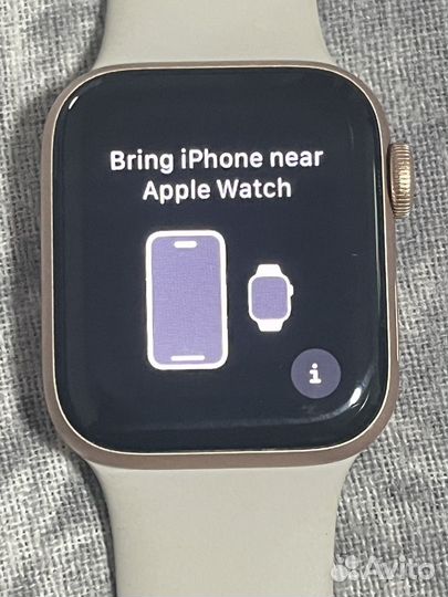 Apple Watch SE 40mm Gold aluminium case