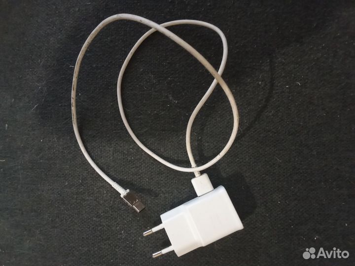 Чехлы + зарядное и документы