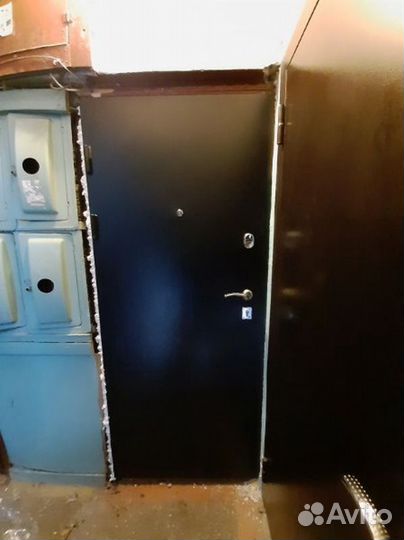 Дверь стальная на карман(тамбур)