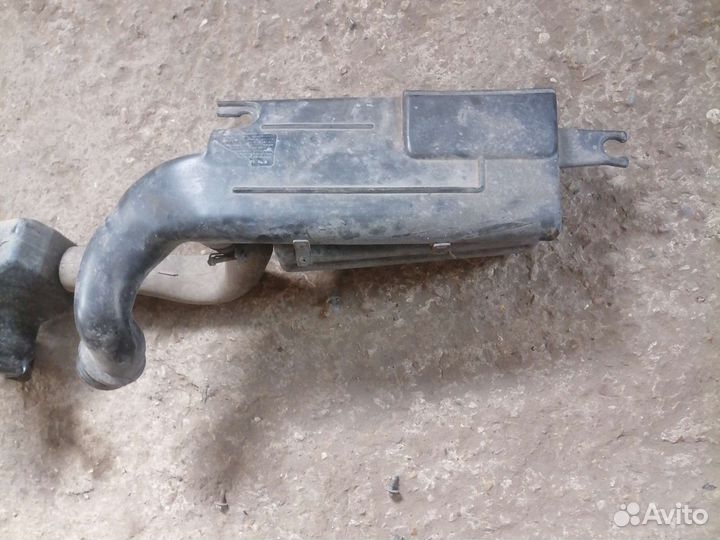 Резонатор воздушного фильтра Kia Spectra