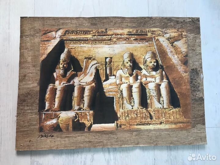 Египетский папирус в рамке под стеклом