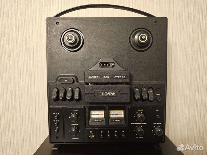 Бабинный магнитофон нота