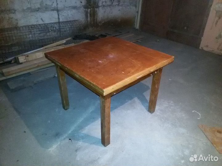 Крепкий раскладной советский стол