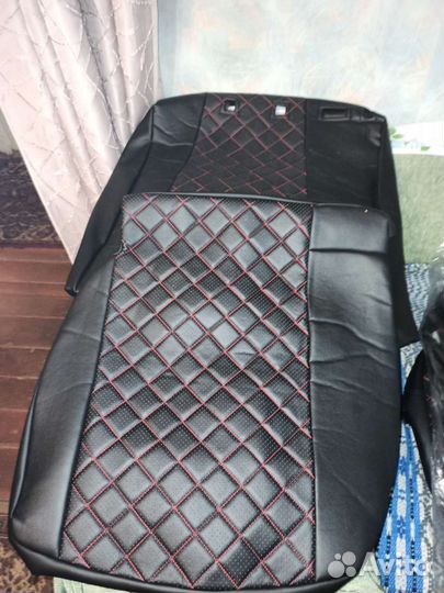 Новые чехлы, эко-кожа, на renault megane 2