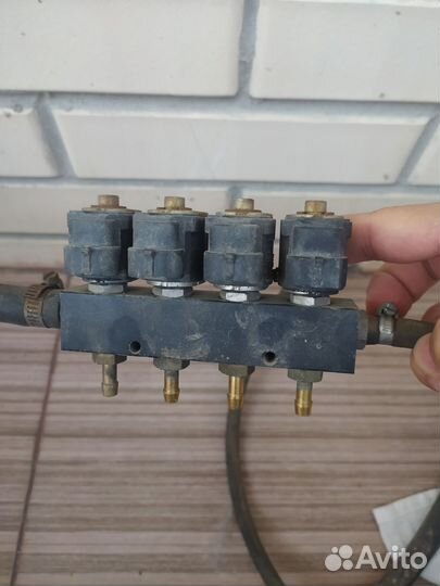 Топливная рампа с форсунками гбо