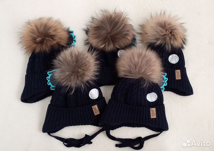 Новая шапка с натуральным помпоном. Остались серые